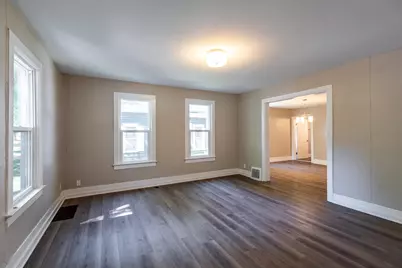 1512  Charles St, La Crosse, WI 54603 - Photo 4