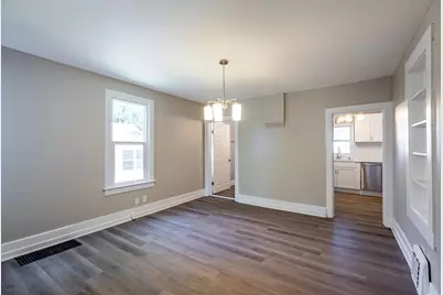 1512  Charles St, La Crosse, WI 54603 - Photo 8