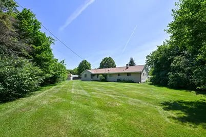 8048 N Greenview Ct, Brown Deer, WI 53223 - Photo 6