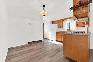 5704 Bradford Ave, Racine, WI 53406 - Photo 8