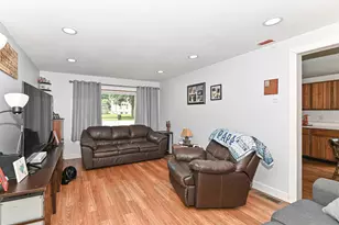 205 N 7th St, Delavan, WI 53115 - Photo 10