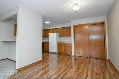 859  Quinlan Dr #A, Pewaukee, WI 53072 - Photo 4