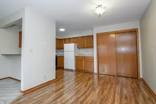 859 Quinlan Dr, Pewaukee, WI 53072 - Photo 4