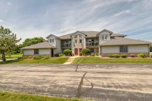 859 Quinlan Dr, Pewaukee, WI 53072 - Photo 24