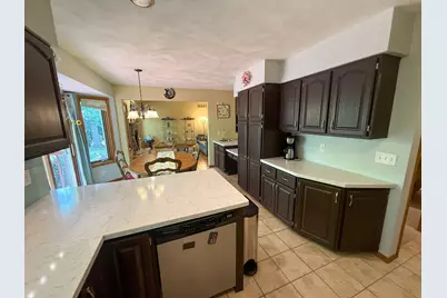 57  Westfield Cir, Fond du Lac, WI 54935 - Photo 4