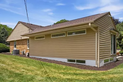 3580  Sunny Crest Dr, Brookfield, WI 53005 - Photo 68