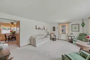 809 New York Ave, Oostburg, WI 53070 - Photo 6