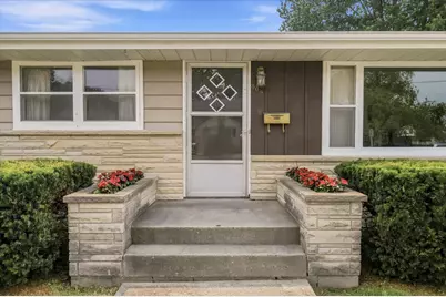 809  New York Ave, Oostburg, WI 53070 - Photo 2