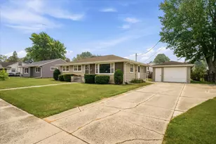 809 New York Ave, Oostburg, WI 53070 - Photo 20