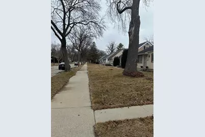 5224 N 47th St, Milwaukee, WI 53218 - Photo 8