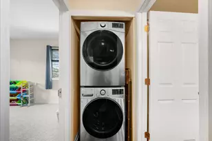 N110W17155 Ashbury Ln, Germantown, WI 53022 - Photo 16
