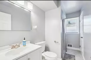 3940 Lasalle St, Racine, WI 53402 - Photo 16