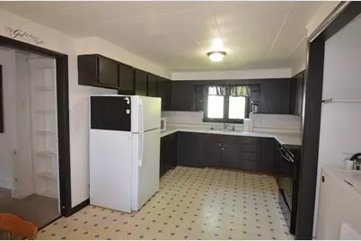 542  Whitewater St, Whitewater, WI 53190 - Photo 6