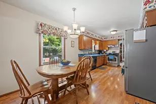 2205 Cottage Ct, Waukesha, WI 53188 - Photo 16
