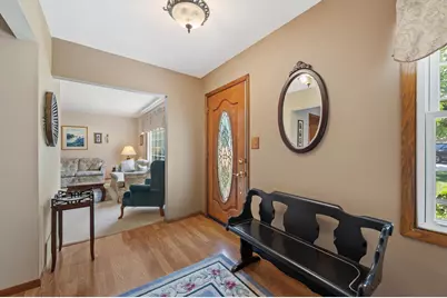 2205  Cottage Ct, Waukesha, WI 53188 - Photo 8