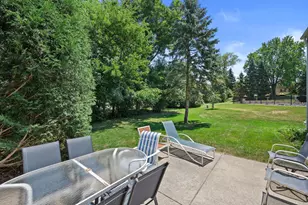 2205 Cottage Ct, Waukesha, WI 53188 - Photo 6