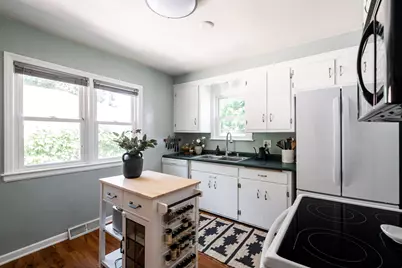 9420 W Saint Paul Ave, Milwaukee, WI 53226 - Photo 16