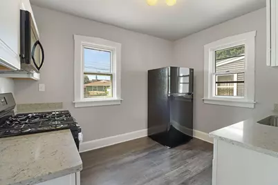 2101  74th St, Kenosha, WI 53143 - Photo 6