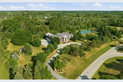9010 N Upper River Ct, River Hills, WI 53217 - Photo 8