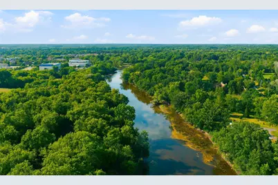 9010 N Upper River Ct, River Hills, WI 53217 - Photo 18