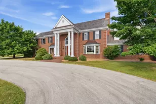 9010 N Upper River Ct, River Hills, WI 53217 - Photo 28