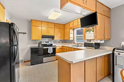 1416 W Washington Ave, Cleveland, WI 53015 - Photo 4