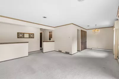 14614 W Woodland Dr, New Berlin, WI 53151 - Photo 10