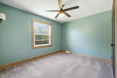 1429 W Homestead Trl, Mequon, WI 53092 - Photo 16