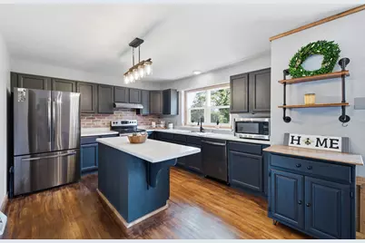 1429 W Homestead Trl, Mequon, WI 53092 - Photo 4
