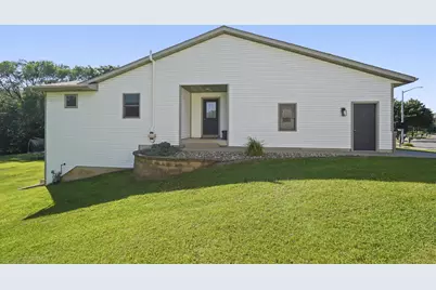 1041  Kristy Ln, Onalaska, WI 54650 - Photo 2