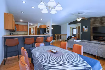 1041  Kristy Ln, Onalaska, WI 54650 - Photo 6
