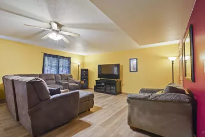 1041  Kristy Ln, Onalaska, WI 54650 - Photo 16