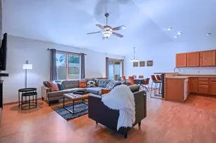 1041 Kristy Ln, Onalaska, WI 54650 - Photo 4