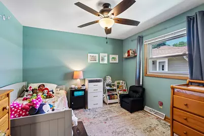 708  Riverview Dr, West Bend, WI 53095 - Photo 12
