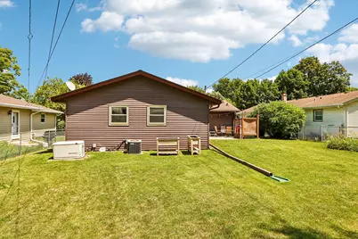 708  Riverview Dr, West Bend, WI 53095 - Photo 18
