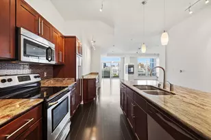 106 W Seeboth St, Milwaukee, WI 53204 - Photo 6