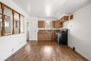 7719 W Winfield Ave, Milwaukee, WI 53218 - Photo 8