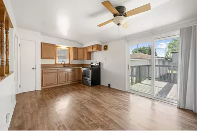 7719 W Winfield Ave, Milwaukee, WI 53218 - Photo 8