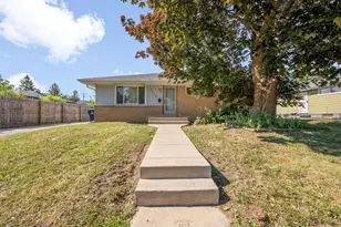 7719 W Winfield Ave, Milwaukee, WI 53218 - Photo 2