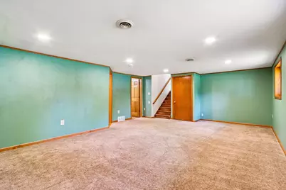 1049 S Glencrest Ct, Saukville, WI 53080 - Photo 14