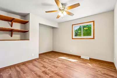 1049 S Glencrest Ct, Saukville, WI 53080 - Photo 26