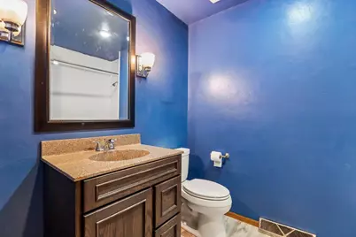 1049 S Glencrest Ct, Saukville, WI 53080 - Photo 32