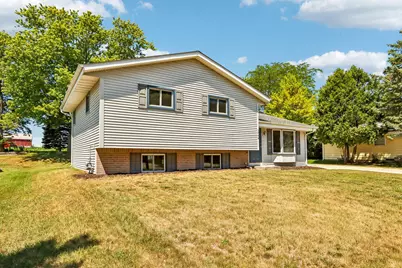 1049 S Glencrest Ct, Saukville, WI 53080 - Photo 40