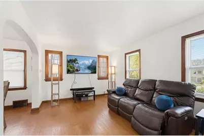 1219 N 85th St, Wauwatosa, WI 53226 - Photo 6
