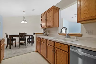 1507  92nd St #15, Sturtevant, WI 53177 - Photo 6
