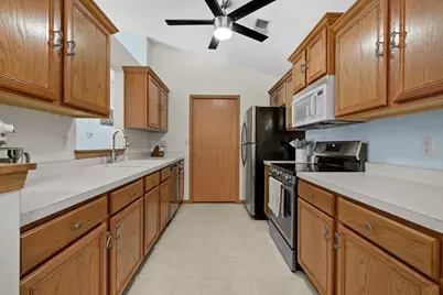 1507  92nd St #15, Sturtevant, WI 53177 - Photo 8