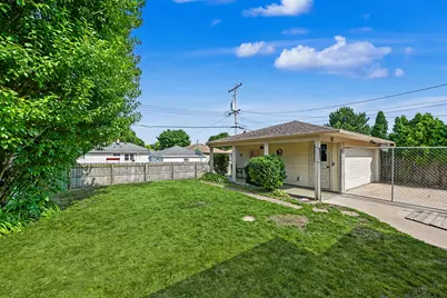 3246 S 86th St, Milwaukee, WI 53227 - Photo 24