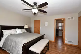 W142N9823 Amber Dr, Germantown, WI 53022 - Photo 18