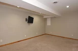 W142N9823 Amber Dr, Germantown, WI 53022 - Photo 22
