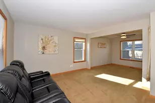 W142N9823 Amber Dr, Germantown, WI 53022 - Photo 14